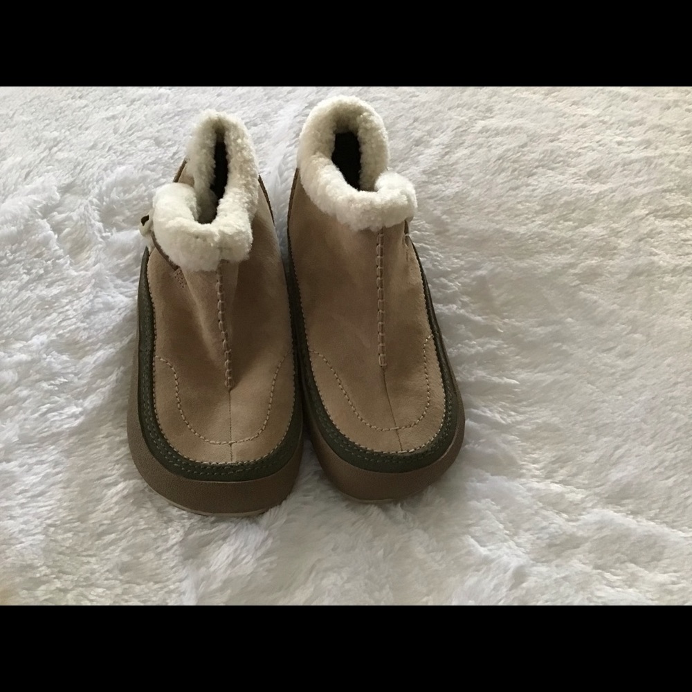Suede snow booties